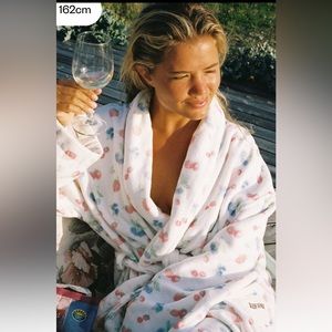 Djerf Avenue Fruit Robe - berries ML